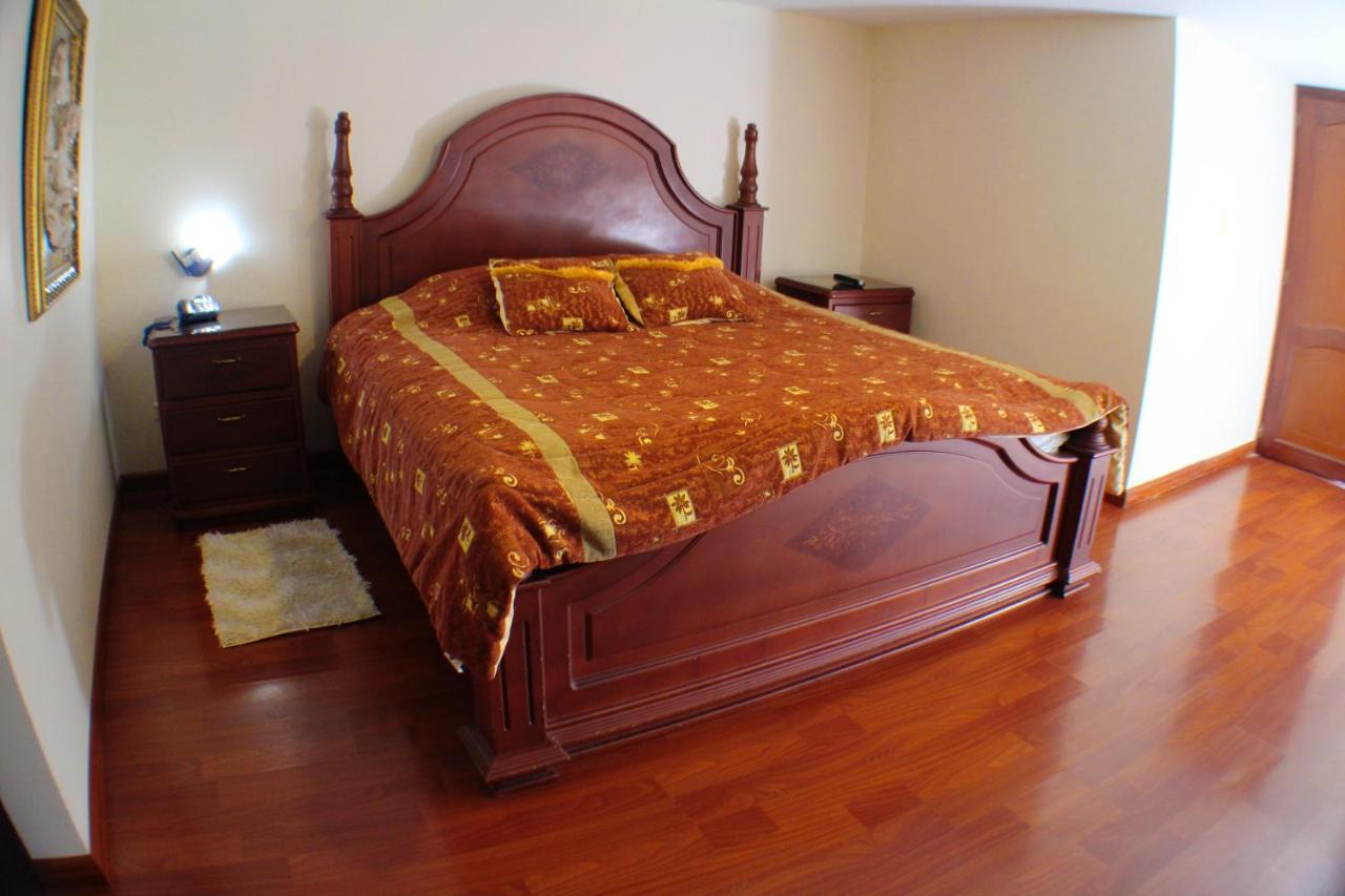 Hotel Santa Isabel 2 إبياليز المظهر الخارجي الصورة