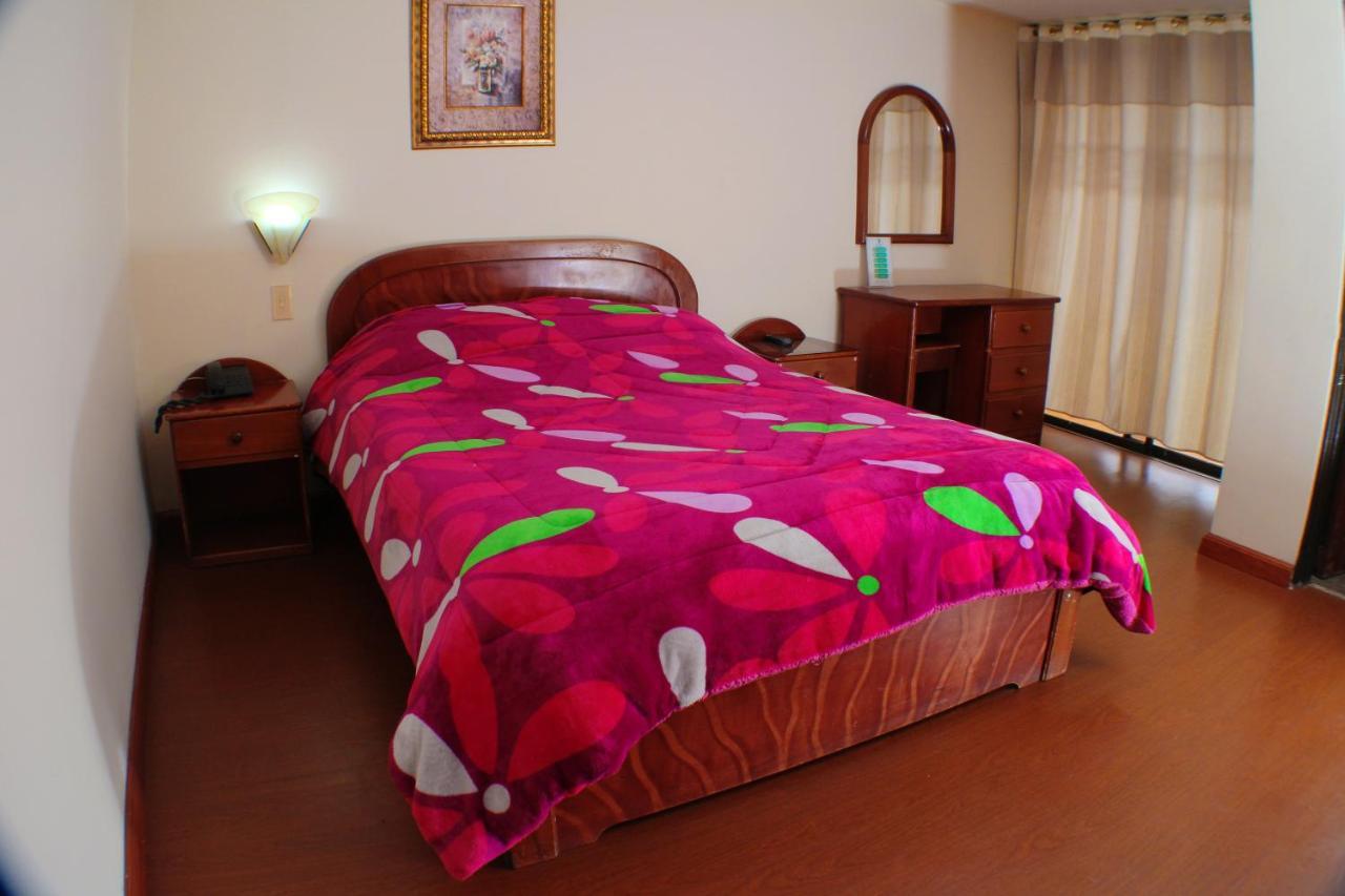 Hotel Santa Isabel 2 إبياليز المظهر الخارجي الصورة