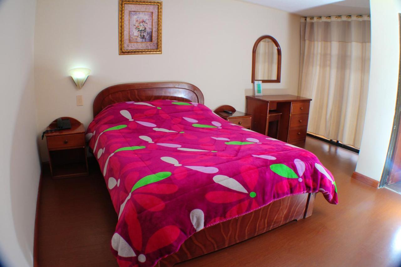 Hotel Santa Isabel 2 إبياليز المظهر الخارجي الصورة