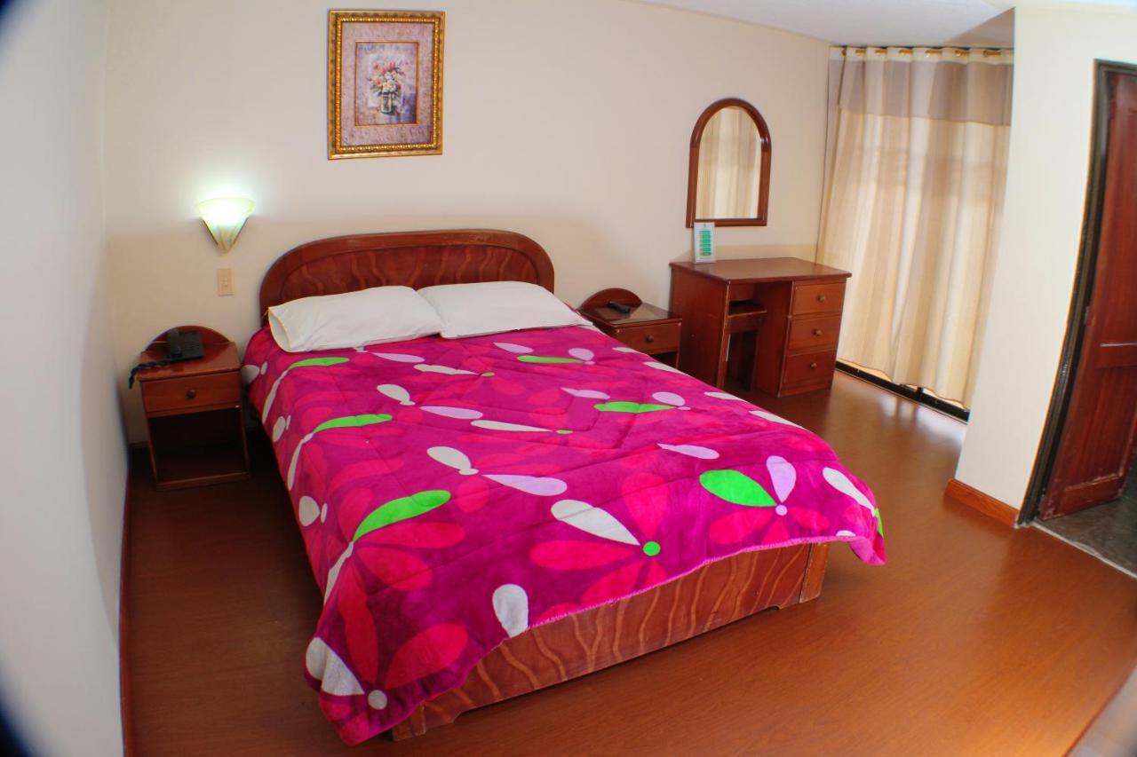 Hotel Santa Isabel 2 إبياليز المظهر الخارجي الصورة