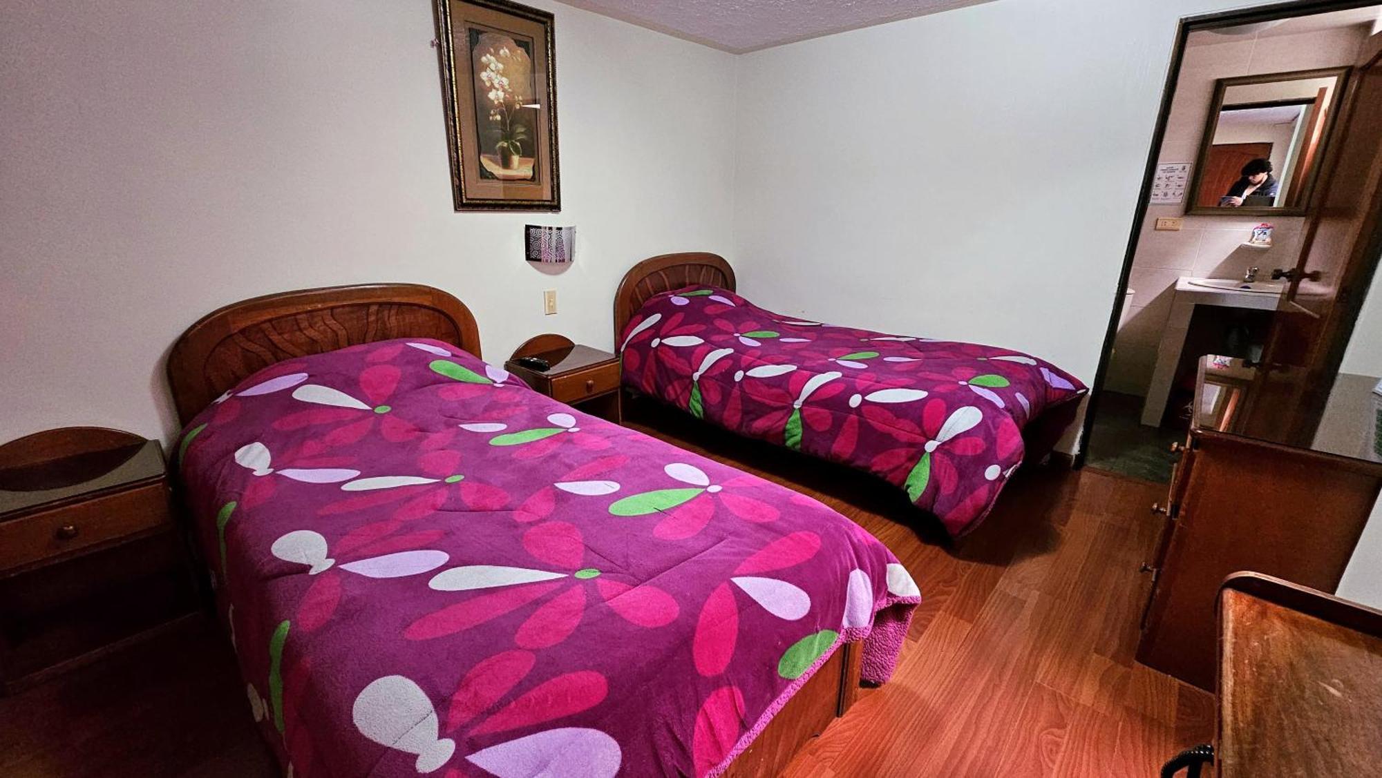 Hotel Santa Isabel 2 إبياليز المظهر الخارجي الصورة
